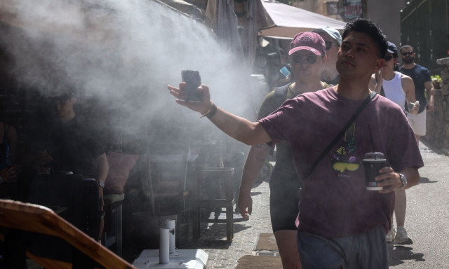 Καιρός - Κολυδάς: «Ζέστη, καταβατικοί βοριάδες και αέριες μάζες από την Τουρκία»