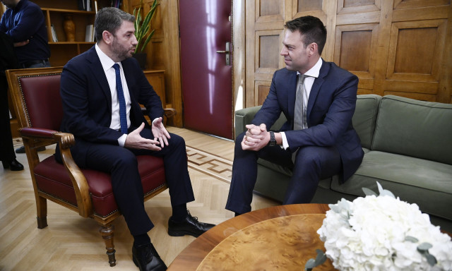 Αρχηγοί σε βέρτιγκο: Τα φοβικά σύνδρομα Κασσελάκη – Ανδρουλάκη