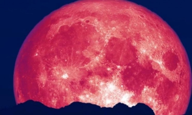 Το φεγγάρι «ματώνει» την Πέμπτη 13/3 - Σε ποιο μέρος η σελήνη θα φαίνεται κόκκινη απόψε