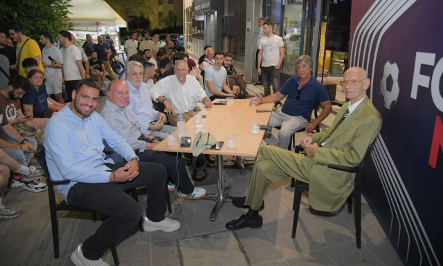 Βραδιά EURO με παλιές δόξες του ελληνικού ποδοσφαίρου σε κατάστημα ΟΠΑΠ στη Νέα Σμύρνη