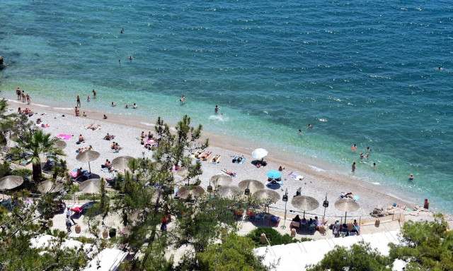 Καιρός αύριο: Νέα άνοδος της θερμοκρασίας και ισχυρά μελτέμια στα πελάγη