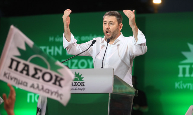 Σκληρό ροκ στο ΠΑΣΟΚ: Μετρούν δυνάμεις στο Πολιτικό Συμβούλιο - Απάντηση Δούκα σε Ανδρουλάκη