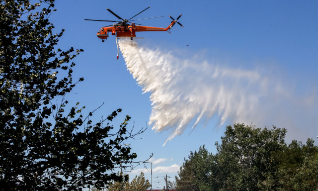 Φωτιές: Μαίνεται η πυρκαγιά στη Νιγρίτα Σερρών – Η εικόνα από τα υπόλοιπα «πύρινα μέτωπα»