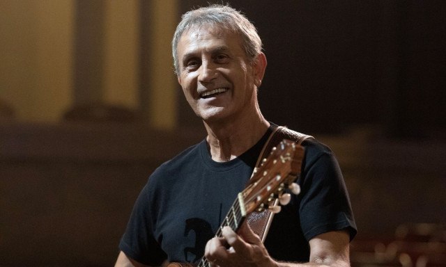 Γιώργος Νταλάρας: Νέο τραγούδι με λάτιν και βαλκανικές επιρροές