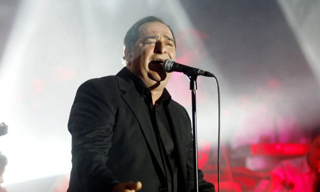 Βασίλης Καρράς: Έγινε η παρουσίαση του βιβλίου «Καλησπέρα και καλή βραδιά» για τη ζωή του