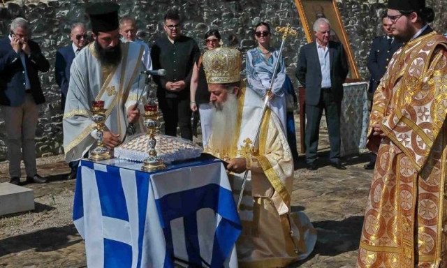 Σε βομβαρδισμένη εκκλησία ο Μητροπολίτης Φθιώτιδος - 80 χρόνια από το ολοκαύτωμα της Σπερχειάδος