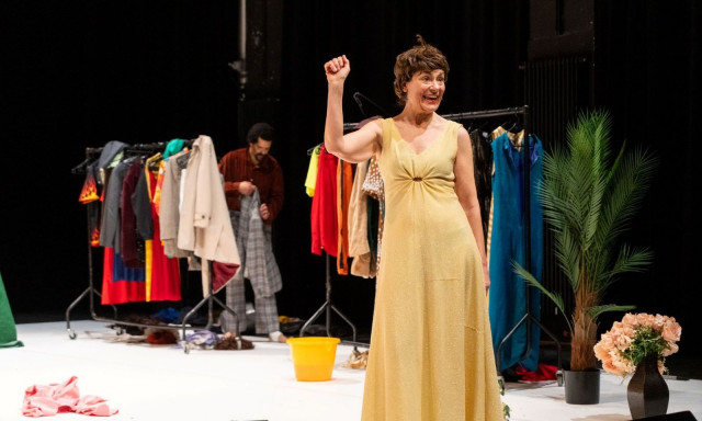 Φεστιβάλ Αθηνών Επιδαύρου: Έρχονται οι Βρετανοί Forced Entertainment με το αιχμηρό «Signal to noise»