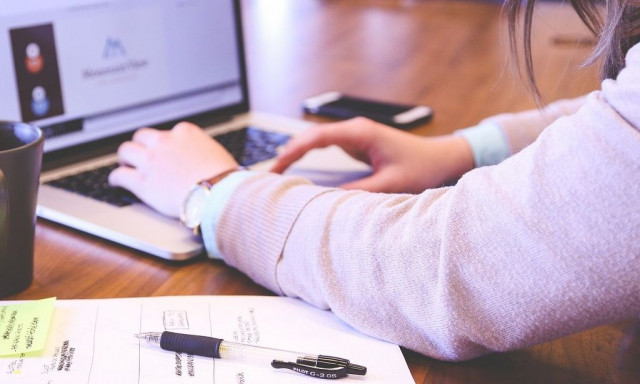 Νέο μοντέλο προσλήψεων και μισθών σε οκτώ ΔΕΚΟ