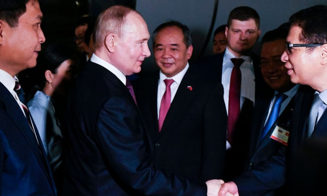 Ο Πούτιν στο Βιετνάμ μετά τη Βόρεια Κορέα: «Μια ιστορική φιλία που δεν σβήνειι»