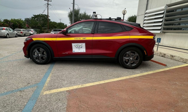 Το πρώτο ελληνικό αυτόνομο αυτοκίνητο διαθέτει 12 αισθητήρες και… 23 κεραίες