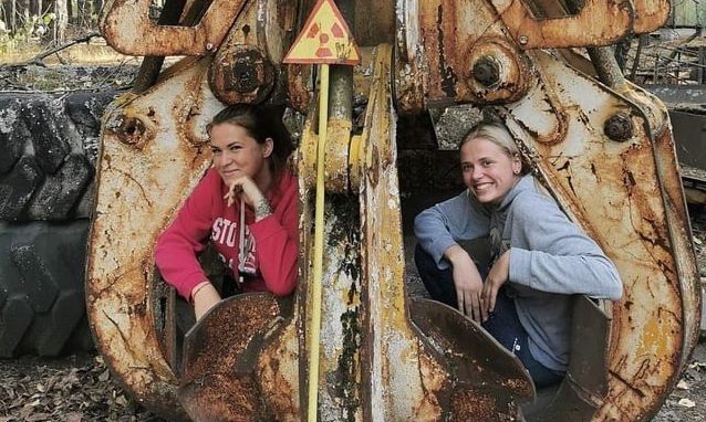 Παίζουν τη ζωή τους για τη δημοσιότητα: Τουρίστριες φωτογραφήθηκαν στο Τσερνομπίλ