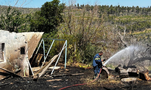 «Μπαράζ» πυρκαγιών στη χώρα: Ξέσπασαν σε Βαρυμπόμπη, Μενίδι - Ήχησε το 112 σε Βόλβη και Αργολίδα