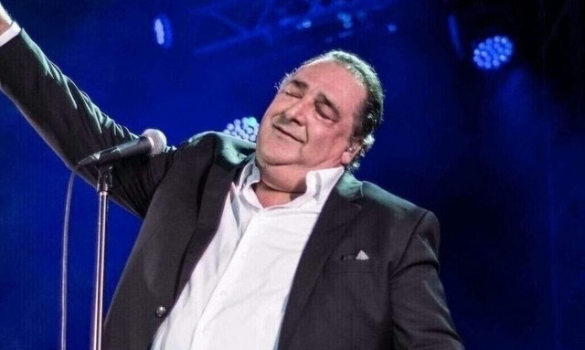 Βασίλης Καρράς: «Σε αυτό το ταξίδι δεν θα σε πάρω Χριστινάκι» - Τα συγκινητικά λόγια στη σύζυγό του