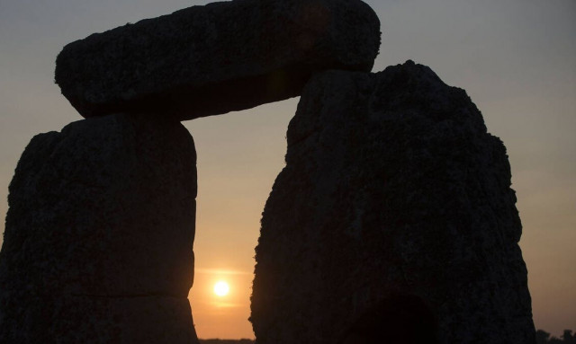 Τραγούδια, χορός και αναβιώσεις τελετουργικών για το θερινό ηλιοστάσιο στο Στόουνχεντζ