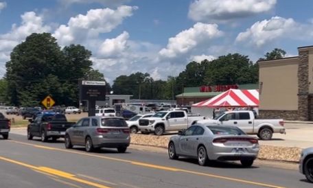 ΗΠΑ: Τουλάχιστον δύο νεκροί έπειτα από πυροβολισμούς έξω από μανάβικο στο Αρκάνσας