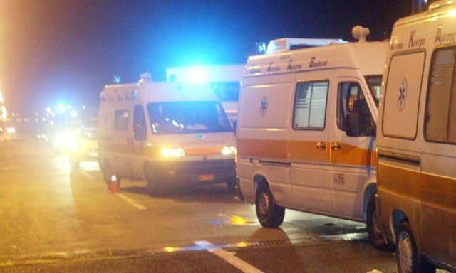 Κόρινθος: Αυτοκίνητο παρέσυρε σερβιτόρα που περνούσε το δρόμο