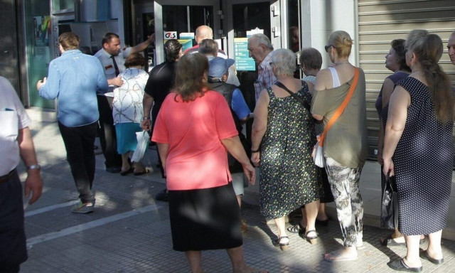 Συντάξεις Ιουλίου: Σήμερα μπαίνουν τα πρώτα λεφτά στους λογαριασμούς – Ποιοι είναι οι τυχεροί