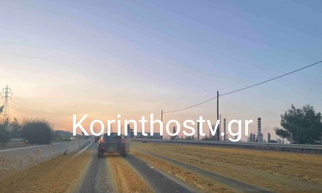 Εθνική οδός Αθηνών - Κορίνθου: Ξεκόλλησε η πόρτα καρότσας φορτηγού και γέμισε ο δρόμος πορτοκάλια