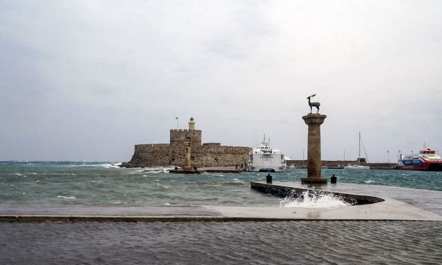 Ρόδος: Αίσιο τέλος για τους 109 επιβάτες του ημερόπλοιου που προσέκρουσε στο λιμάνι