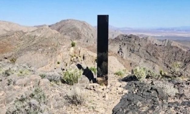 ΗΠΑ: Η αστυνομία απομάκρυνε τον μυστηριώδη μονόλιθο που εμφανίστηκε στην έρημο της Νεβάδα
