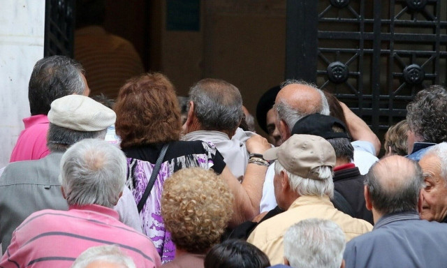 Συντάξεις: Ανατροπή «βόμβα» στα πλασματικά έτη - Τι καταργείται και ποιοι επηρεάζονται