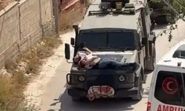 Οργή με τους Ισραηλινούς που περιφέρουν στο καπό του τζιπ Παλαιστίνιο τραυματία