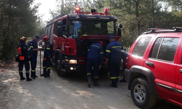 Κερατέα: Xωρίς ενεργό μέτωπο η πυρκαγιά - Παραμένουν ισχυρές δυνάμεις Πυροσβεστικής