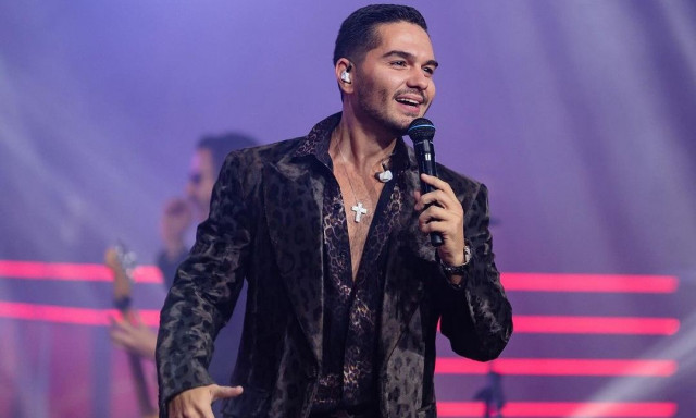 Χρήστος Μάστορας: «Χάρηκα πολύ που έγινες πατέρας, άντε να παίρνουμε κι άλλοι σειρά»