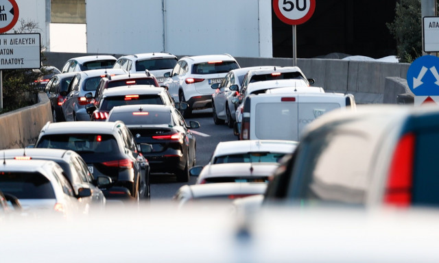 Τροχαίο ατύχημα στην Αθηνών -  Λαμίας: Εκτροπή της κυκλοφορίας