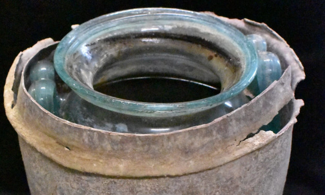 Βρέθηκε το αρχαιότερο κρασί του κόσμου από τα βάθη των αιώνων σε ρωμαϊκό μαυσωλείο