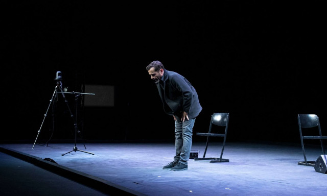 Πρώτες φωτογραφίες από την κατάμεστη πρεμιέρα του Κωνσταντίνου Μαρκουλάκη στο Φεστιβάλ Αθηνών