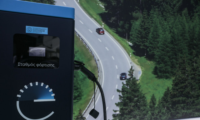 Πληρώνονται οι δικαιούχοι του «Κινούμαι Ηλεκτρικά ΙΙ» - Παράταση για το «Φορτίζω Παντού»