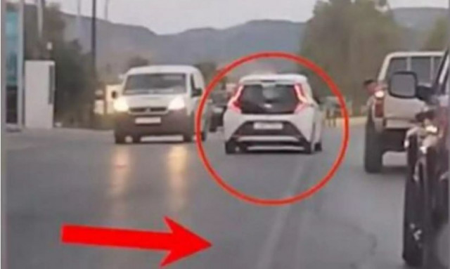 Βίντεο: Η στιγμή που οδηγός στα Χανιά κάνει παράνομη προσπέραση και μπαίνει στο αντίθετο ρεύμα!