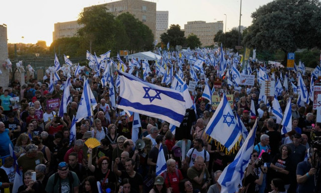 Ισραήλ: Νέο βίντεο από τους ομήρους της Χαμάς αιμόφυρτους πάνω σε μία καρότσα