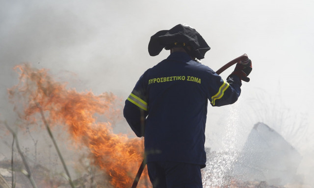 Φωτιά στον Βόλο: Ξέσπασε πυρκαγιά κοντά στην ανακύκλωση