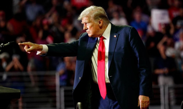 Το σχέδιο του Tραμπ για την ειρήνη στην Ουκρανία - Πώς σκοπεύει να «δελεάσει» Μόσχα και Κίεβο