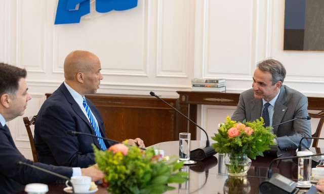 Ο Μητσοτάκης συναντήθηκε με τον Αμερικανό Γερουσιαστή Cory Booker