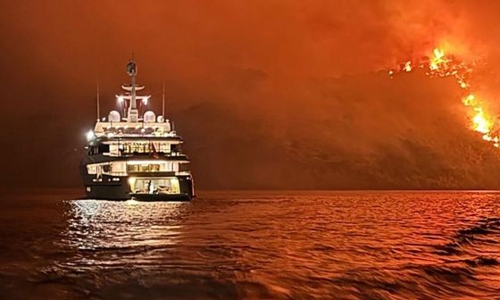 Ύδρα: Στον ανακριτή Πειραιά οδηγούνται για να απολογηθούν τα 13 μέλη του πληρώματος της θαλαμηγού