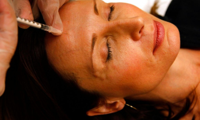 Ενέσιμες θεραπείες βοτουλινικής τοξίνης και υαλουρονικού οξέος μόνο από εκπαιδευμένους γιατρούς