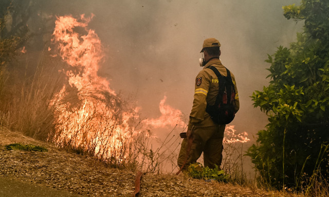 Φωτιά στην Ύδρα