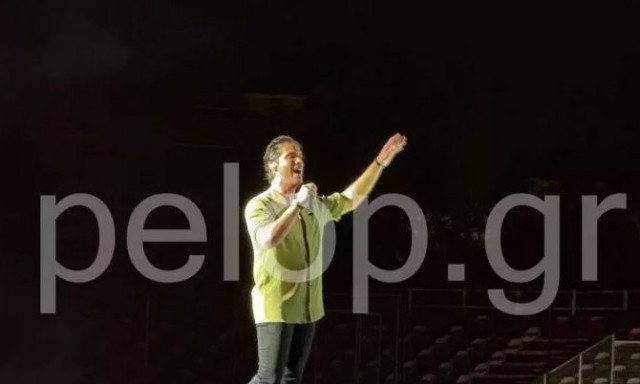 Πάτρα: 13.000 ακροατές αποθέωσαν τον Νίκο Οικονομόπουλο