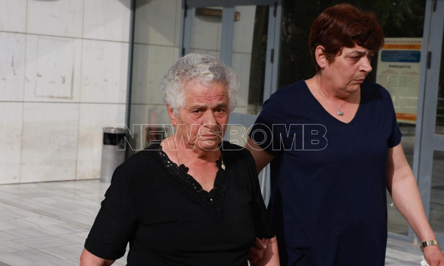 Γιώργος Καραϊβάζ: Συγκλονίζει η μητέρα του- «Να βρεθούν αυτοί που έδωσαν την εντολή» λέει κλαίγοντας