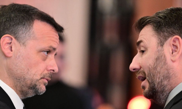 Αιφνιδιασμός Ανδρουλάκη: Στήνει κάλπες για την ηγεσία τέλη Σεπτέμβρη ή Οκτώβριο