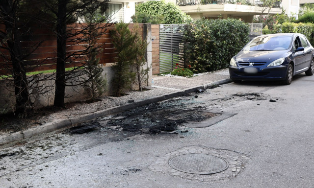 Τι ψάχνει η ΕΛ.ΑΣ. για την επίθεση με μολότοφ έξω από το σπίτι της Προέδρου του Αρείου Πάγου