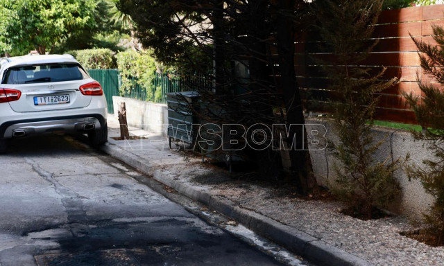 Παπάγου: Από θαύμα σώθηκε ο αστυνομικός φρουρός - «Έπιασαν» τους δράστες οι κάμερες ασφαλείας