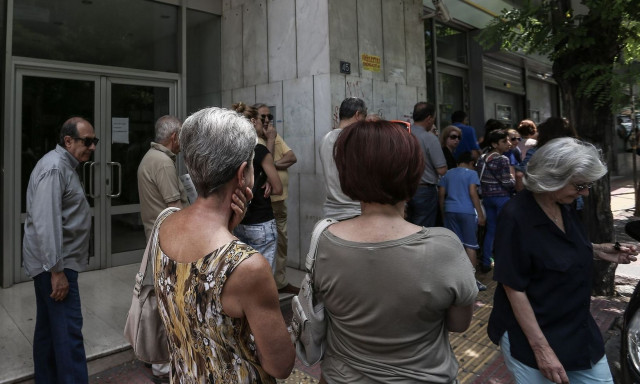 Πώς μπορούν να πάρουν σύνταξη οι ασφαλισμένοι του ΕΦΚΑ με οφειλές - Η διαδικασία