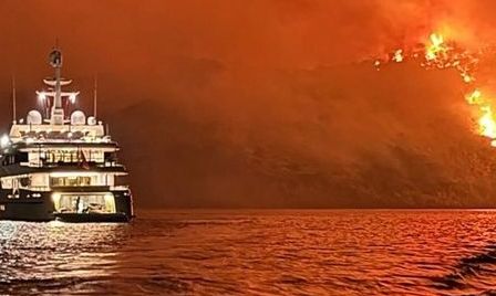 Φωτιά στην Ύδρα: Έρευνα των «αδιάφθορων» της ΕΛ.ΑΣ. για τους χειρισμούς Πυροσβεστικής και Λιμενικού