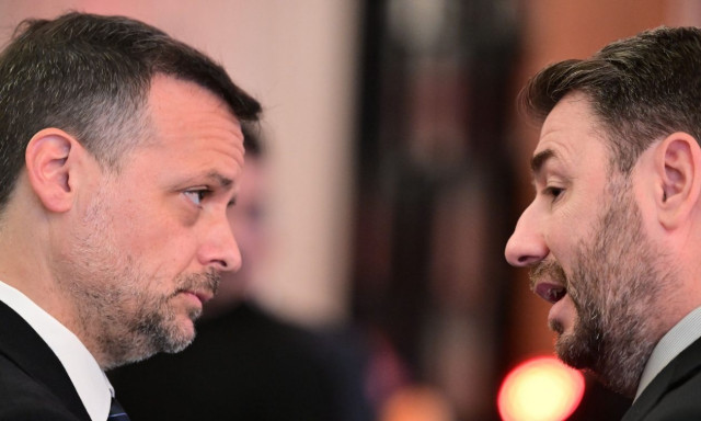 Ώρα μηδέν στο ΠΑΣΟΚ: Ανδρουλάκης εναντίον Δούκα και στο βάθος εκλογές το 2024