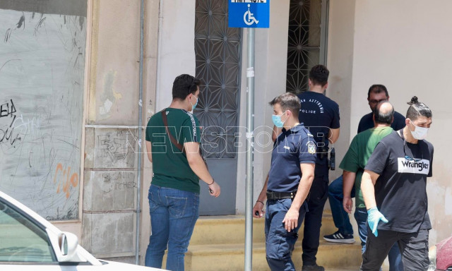 Θρίλερ με τη νεκρή γυναίκα στο Κερατσίνι: Τι «βλέπουν» οι αστυνομικοί