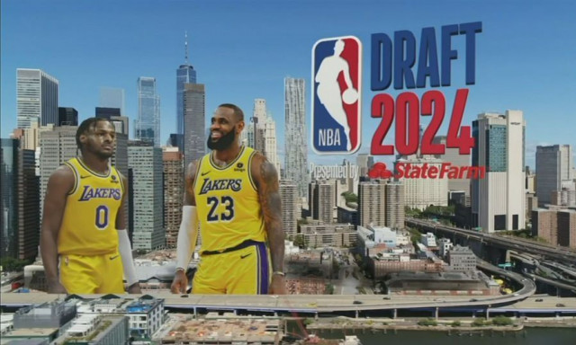 Γράφεται ιστορία στο NBA: Ο ΛεΜπρον Τζέιμς θα παίξει μαζί με τον γιο του, Μπρόνι, στους Λέικερς!